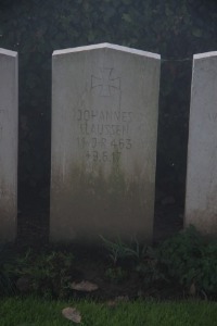 Aubigny Communal Cemetery Extension - Claussen, Johannes